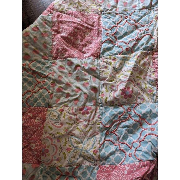 The peanutshell PATCHWORK COTTON QUILT IN CORAL & blue - Picture 5 of 5